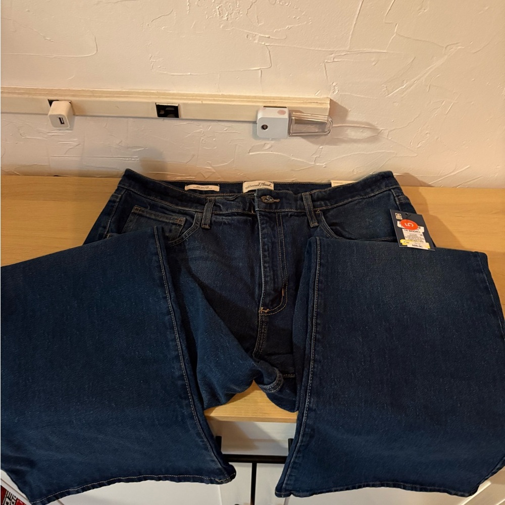 Women’s Universal Thread Flare Jeans - size 14 short